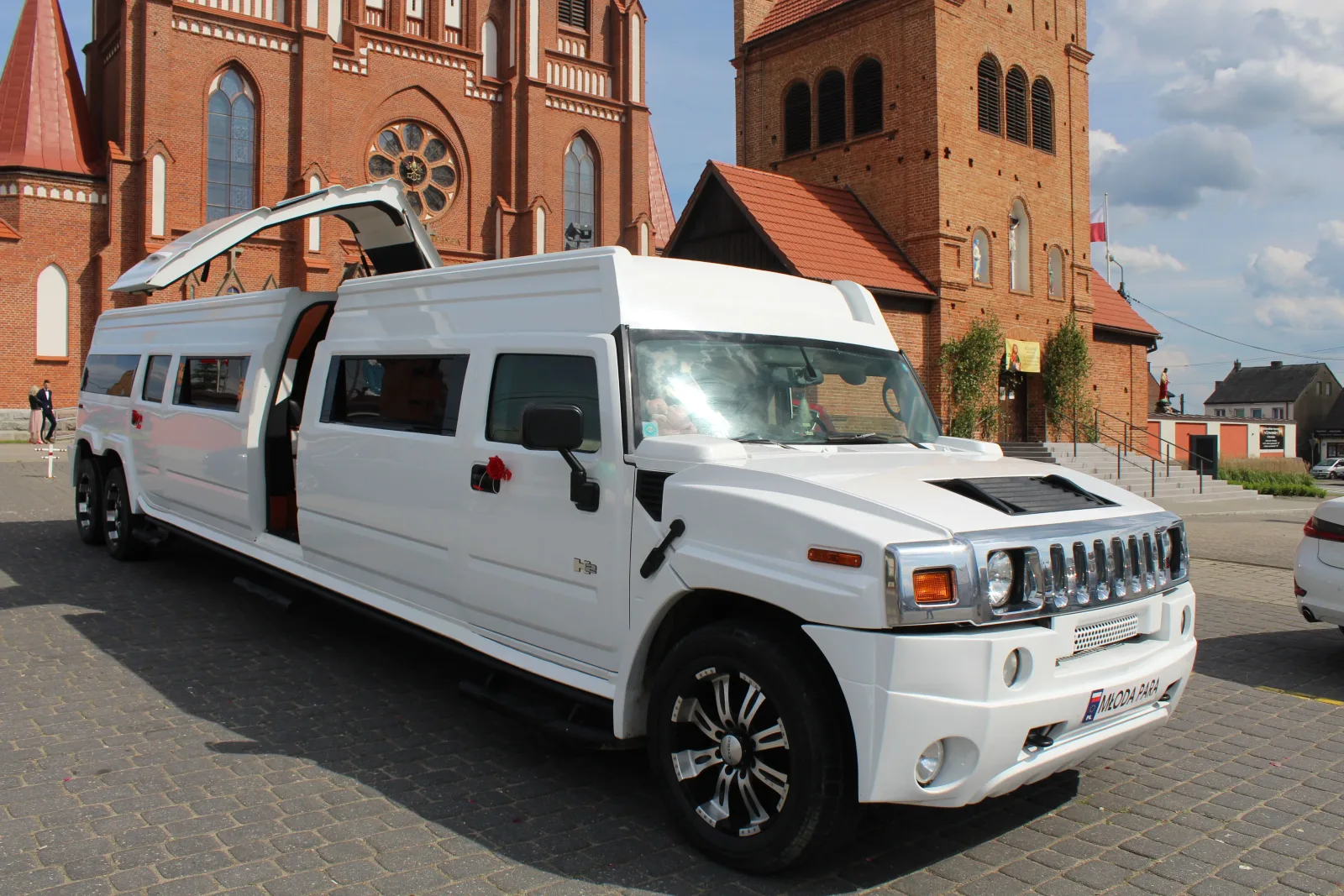 Hummer — wynajem limuzyny Warszawa