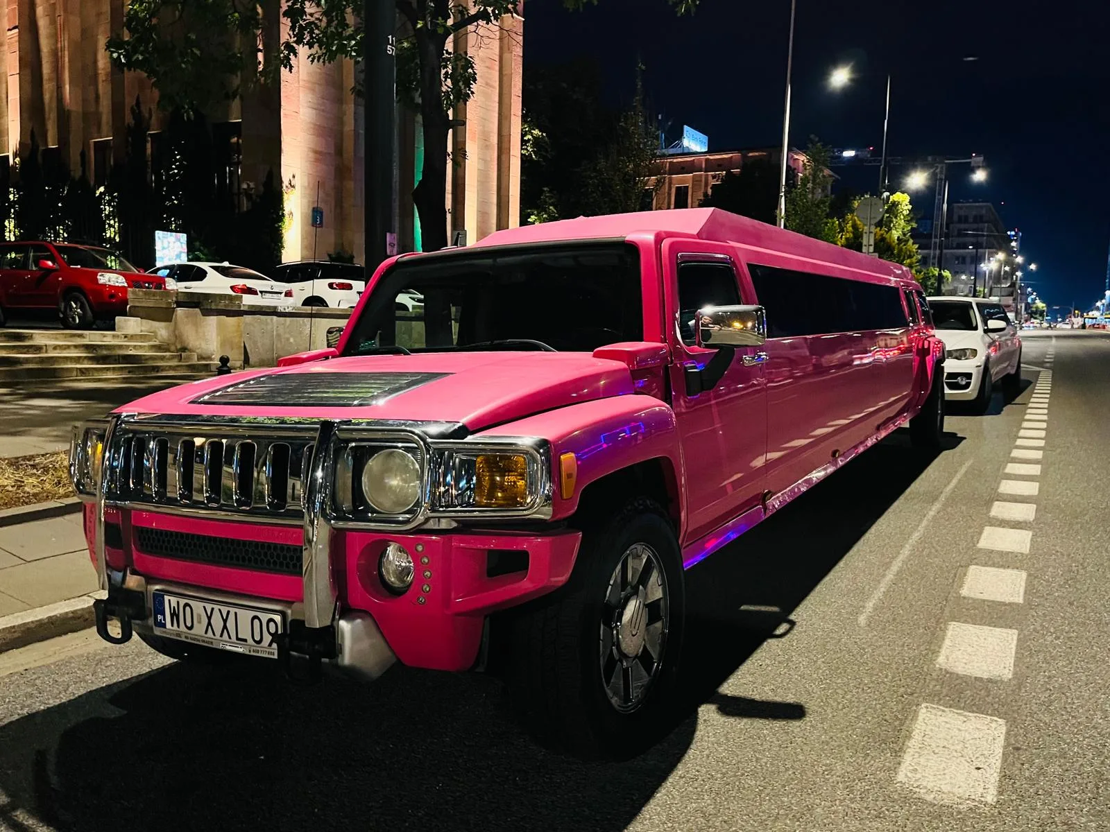 Hummer Pink — wynajem limuzyny Warszawa